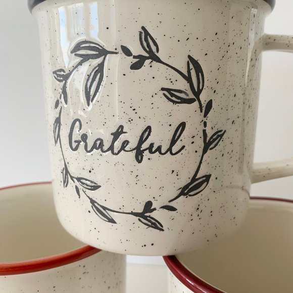 Oversized Mug - "Grateful" with Floral Wreath - Picture 8 of 11